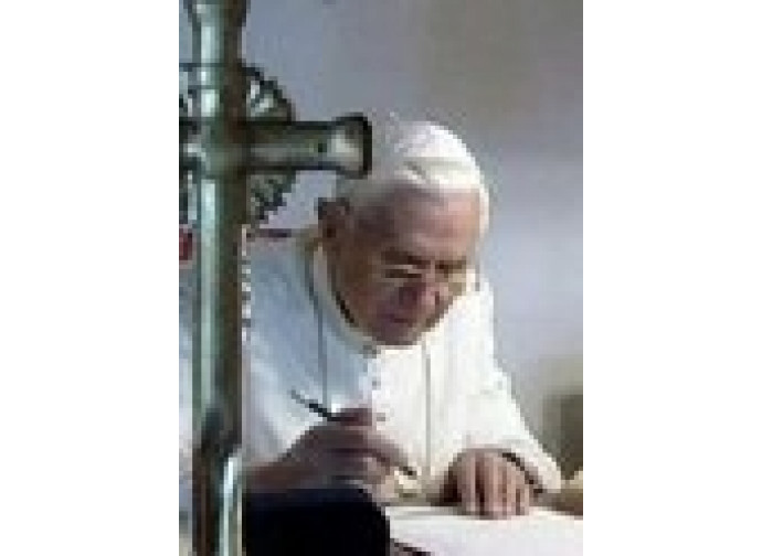 Papa firma messaggio Papa firma messaggio